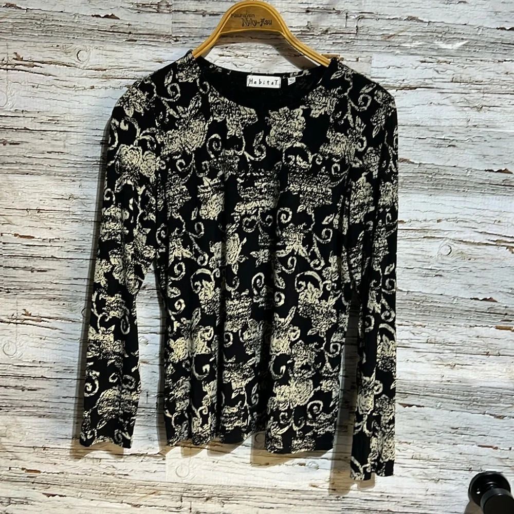 🇺🇸 Habitat long sleeve  shirt size small
